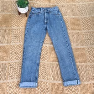 Levies 501 mom jeans